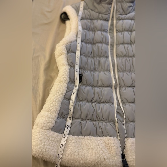Calvin Klein Light blue and Cream Quilted Vest - Picture 9 of 10